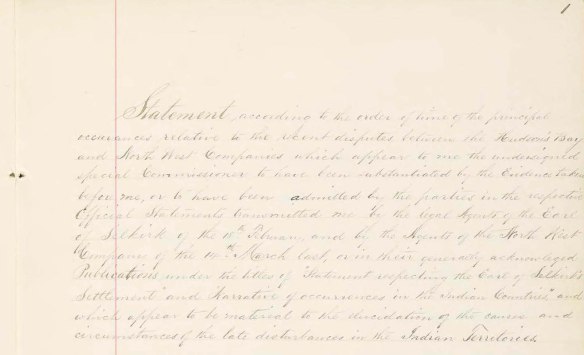 Moitié supérieure de la première page du rapport de William Batchelor Coltman concernant la bataille de la Grenouillère. Pâlis, les mots ont été rédigés à la main à l’encre noire sur du papier de couleur crème. L’écriture commence à gauche de la feuille, avant la ligne rouge verticale délimitant la marge, et elle se poursuit à droite de celle-ci. 