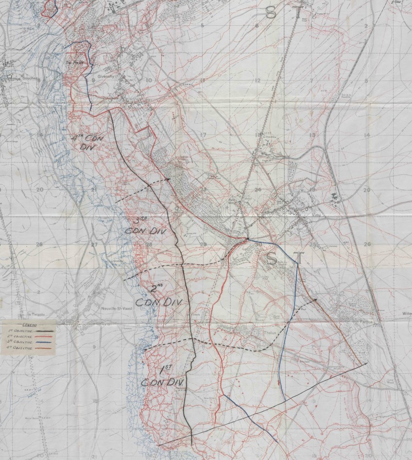 Une carte de la crête de Vimy montrant les quatre étapes des objectifs militaires en couleur : 1er objectif en noir, 2e objectif en rouge, 3e objectif en bleu et 4e objectif en brun.