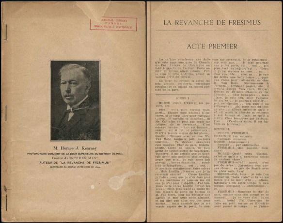 Image de deux pages côte à côte, celle de gauche est la page couverture avec une photographie en noir et blanc de l’auteur et à droite, la page texte du premier acte.