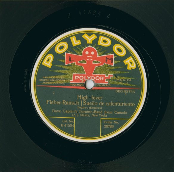 Photographie couleur d’une pochette d’album de Polydor.