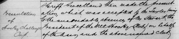 Note manuscrite expliquant qui a remis la Hockey Challenge Cup (qui allait devenir la coupe Stanley) et qui l’a acceptée et pourquoi.