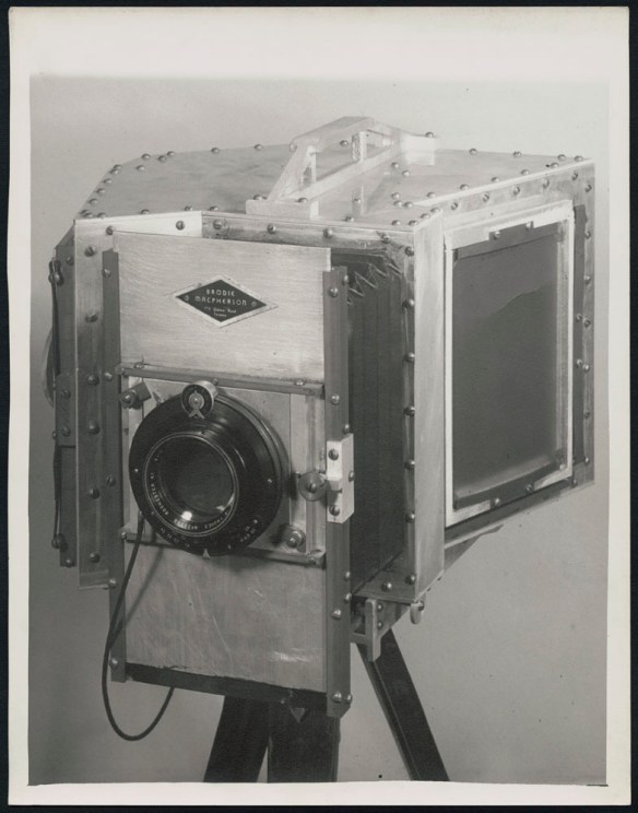 Photo noir et blanc de l’appareil photo de Brodie Macpherson.