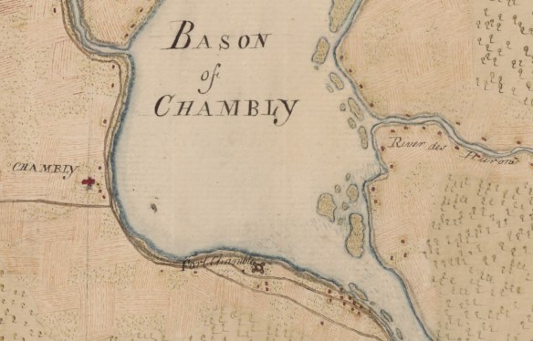 Carte en couleurs montrant un bassin formé par l’élargissement d’une rivière. Un archipel composé d’une quinzaine de petites îles borde le côté droit du bassin. On peut lire les mots Bason of Chambly près du haut de la carte.