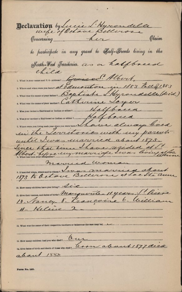 Formulaire textuel avec questions dactylographiées et réponses manuscrites. 